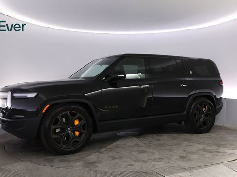Used 2025 Rivian R1S Premium AWD/4WD image 18