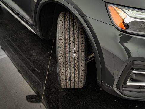 Used 2023 Audi Q5 2.0T Premium w/ Convenience Package image 42