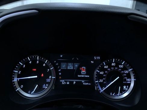 Used 2022 Toyota Highlander XLE image 31