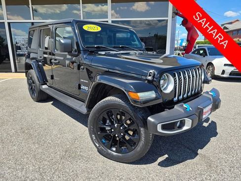 Used 2023 Jeep Wrangler Unlimited Sahara w/ Cold Weather Group AWD/4WD image 2