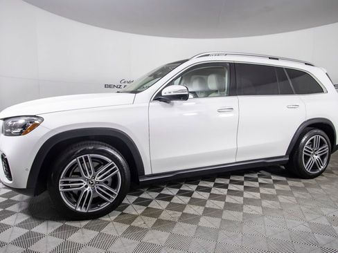 Used 2024 Mercedes-Benz GLS 450 4MATIC image 11
