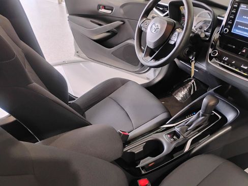 Used 2020 Toyota Corolla LE FWD image 61