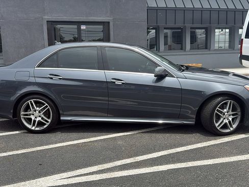 Used 2016 Mercedes-Benz E 350 4MATIC Sedan image 2