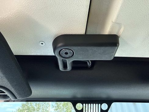 Used 2017 Jeep Wrangler Unlimited Sport AWD/4WD image 39