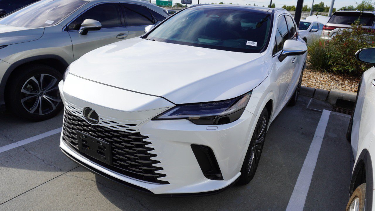 Used 2025 Lexus RX 350 AWD w/ Convenience Package image 4