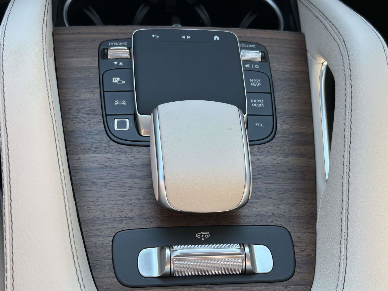 New 2026 Mercedes-Benz GLS 450 4MATIC image 33