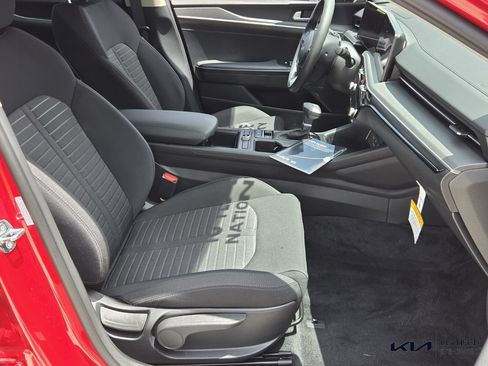 Certified 2025 Kia K5 LXS FWD image 17