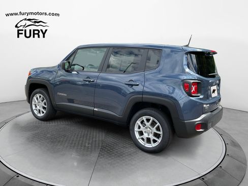 Used 2023 Jeep Renegade Latitude AWD/4WD image 5