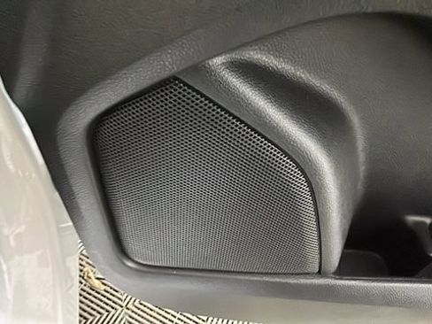 Used 2018 Ford Edge SEL w/ Equipment Group 201A AWD/4WD image 32