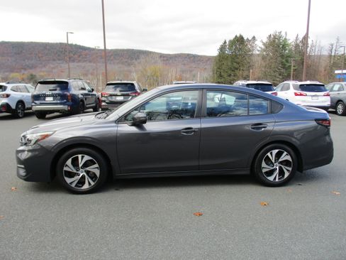 Used 2023 Subaru Legacy Premium image 8