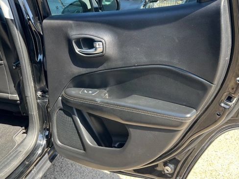 Used 2019 Jeep Compass Latitude image 21