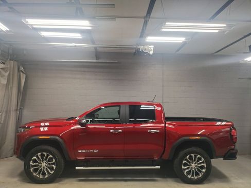 Used 2026 GMC Canyon Denali AWD/4WD image 14