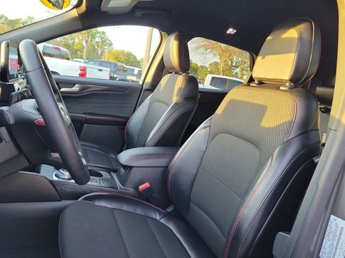 Used 2025 Ford Escape ST-Line image 17