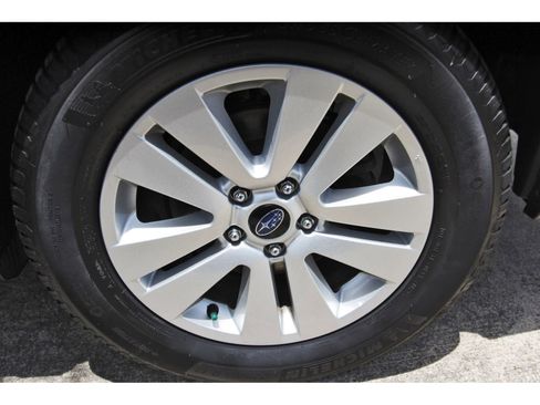 Used 2017 Subaru Outback 2.5i Premium AWD/4WD image 30