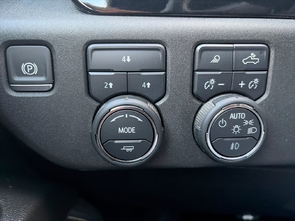 Certified 2025 Chevrolet Silverado 2500 LT w/ All Star Edition AWD/4WD image 18