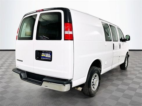 Used 2024 Chevrolet Express 2500 w/ Driver Convenience Package image 7