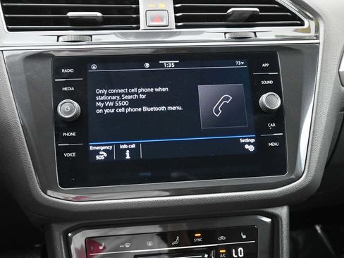 Used 2023 Volkswagen Tiguan SE image 18