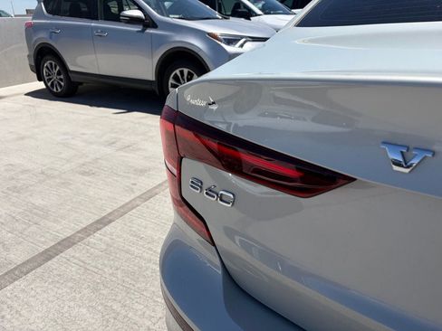 Used 2019 Volvo S60 T5 Momentum FWD image 4