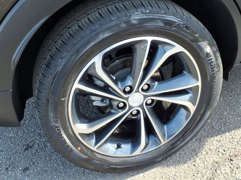 Certified 2023 Buick Encore GX Select AWD/4WD image 7