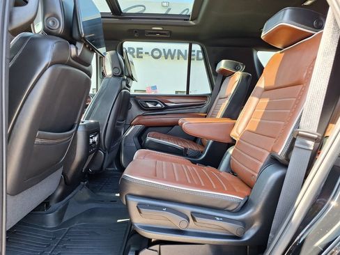 Used 2023 GMC Yukon Denali Ultimate AWD/4WD image 13