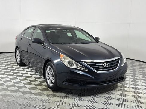 Used 2011 Hyundai Sonata GLS FWD image 3