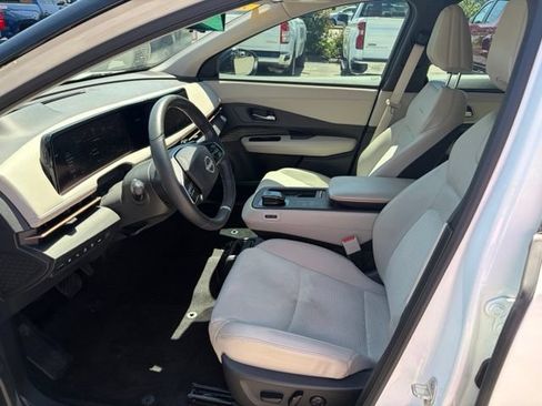 Used 2023 Nissan Ariya FWD image 12