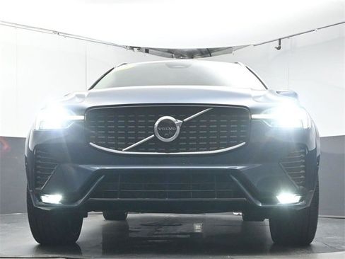 Certified 2023 Volvo XC60 B5 Ultimate FWD image 35