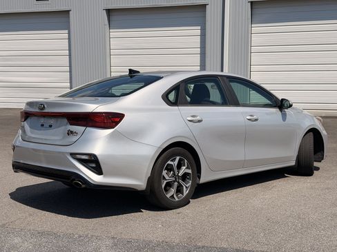 Used 2019 Kia Forte LXS FWD image 12