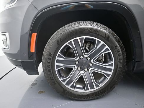 Used 2024 Jeep Wagoneer L Series II image 10