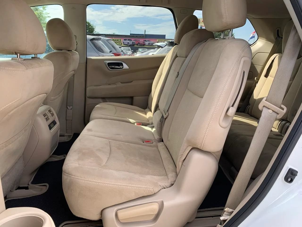 Used 2015 Nissan Pathfinder S FWD image 10