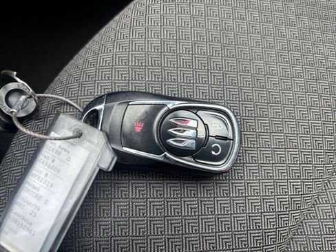 Used 2025 Buick Encore GX Preferred FWD image 23