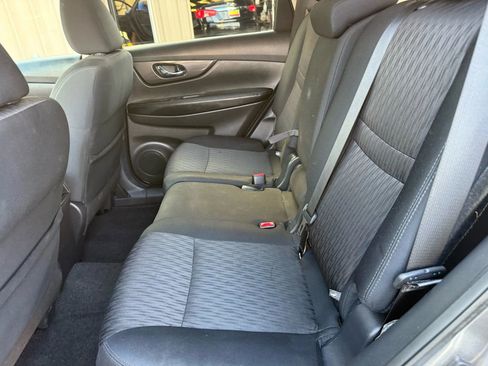 Used 2019 Nissan Rogue SV image 27