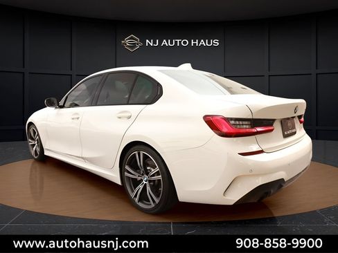 Used 2020 BMW 330i Sedan w/ M Sport Package RWD image 11