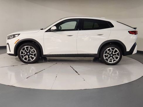 Used 2026 BMW X2 xDrive28i AWD/4WD image 5
