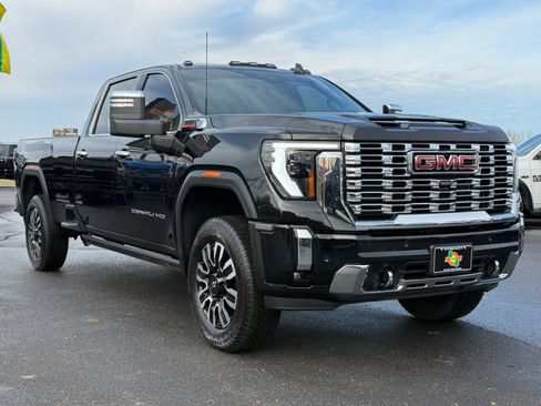 Used 2025 GMC Sierra 2500 Denali w/ Technology Package image 2