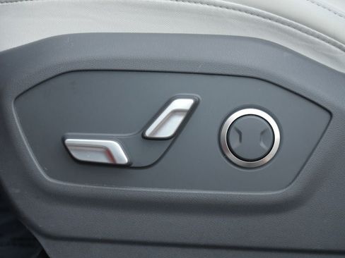Used 2025 Hyundai Santa Fe SEL AWD/4WD image 41