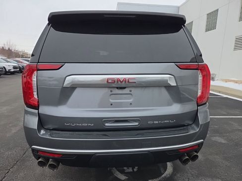 Used 2021 GMC Yukon XL Denali w/ Denali Premium Package image 9