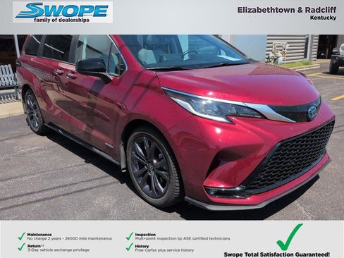 Used 2021 Toyota Sienna XSE w/ XSE Plus Package image 2