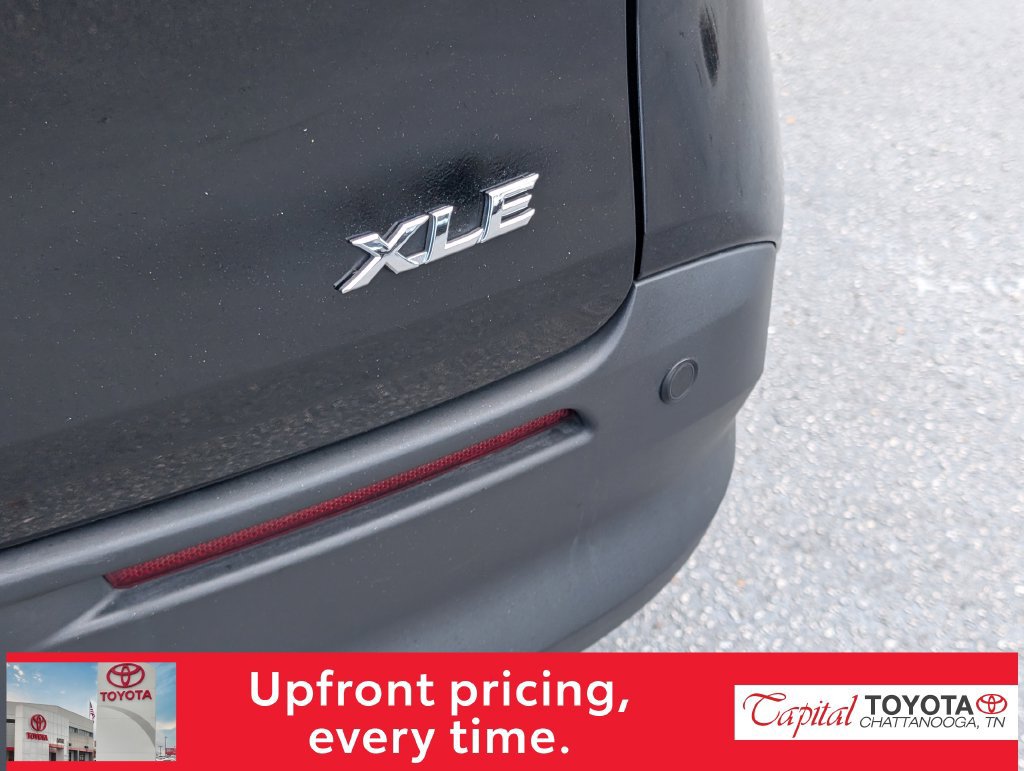 Used 2026 Toyota Sienna XLE FWD image 8