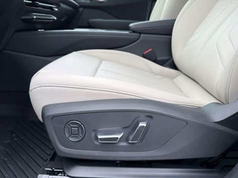New 2026 Audi Q3 quattro 2.0T AWD/4WD image 13