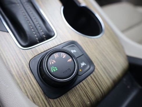 Used 2017 GMC Acadia Denali w/ Technology Package image 33