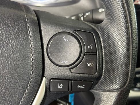 Used 2017 Toyota Corolla LE image 25