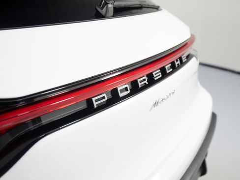 New 2026 Porsche Macan image 41
