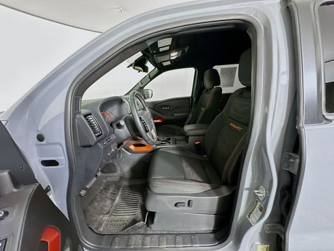 Used 2023 Nissan Frontier PRO-4X w/ Technology Package AWD/4WD image 13