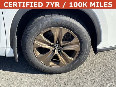 Used 2023 Toyota Highlander Bronze Edition AWD/4WD image 7