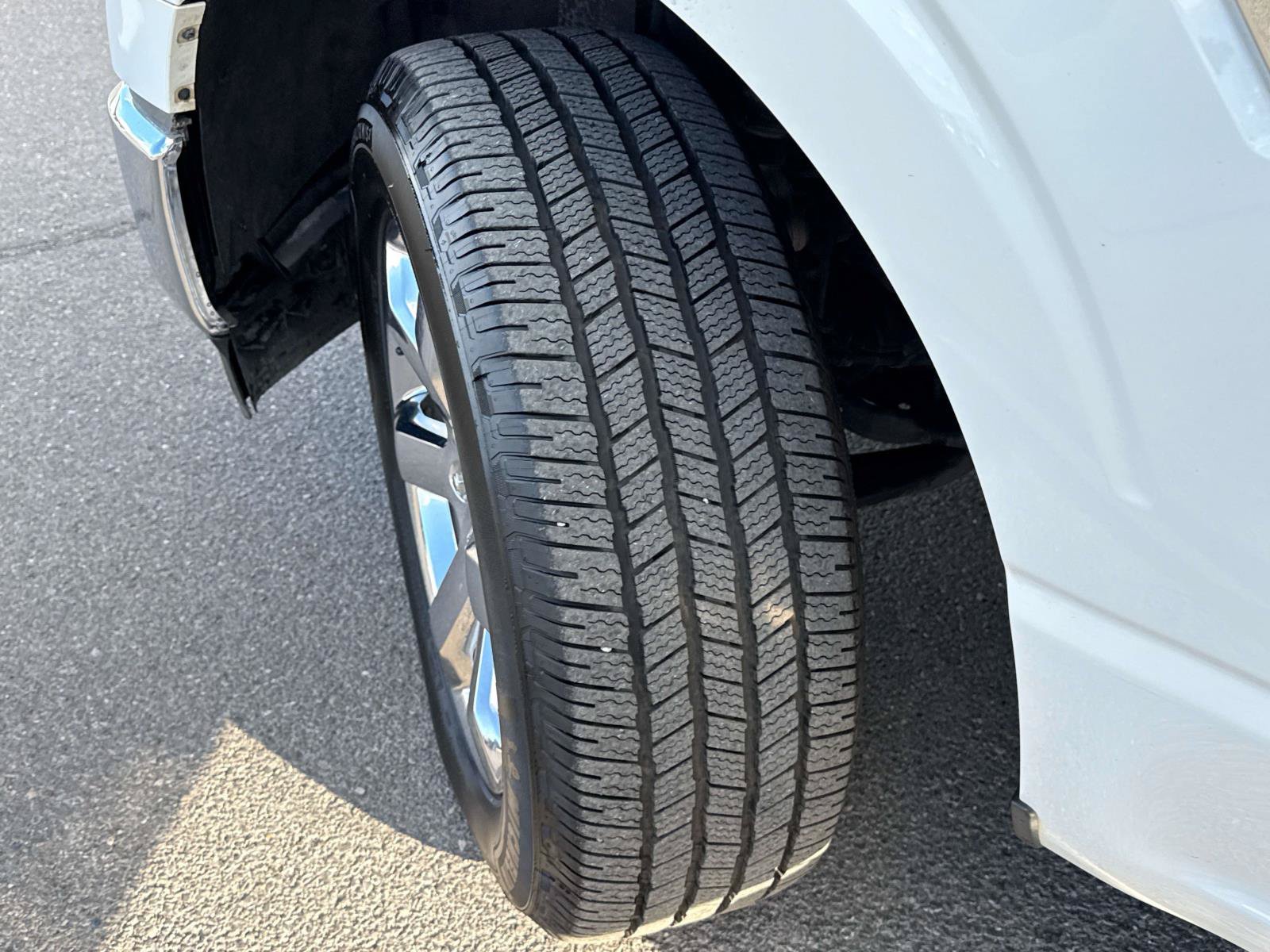 Used 2023 Ford F150 Lariat w/ Trailer Tow Package AWD/4WD image 8