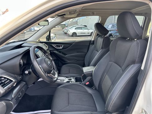 Used 2019 Subaru Forester Premium AWD/4WD image 9