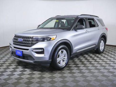 Certified 2022 Ford Explorer XLT w/ Equipment Group 202A AWD/4WD image 5