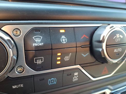 Used 2023 Jeep Wrangler Unlimited w/ Sun & Screen Package AWD/4WD image 5