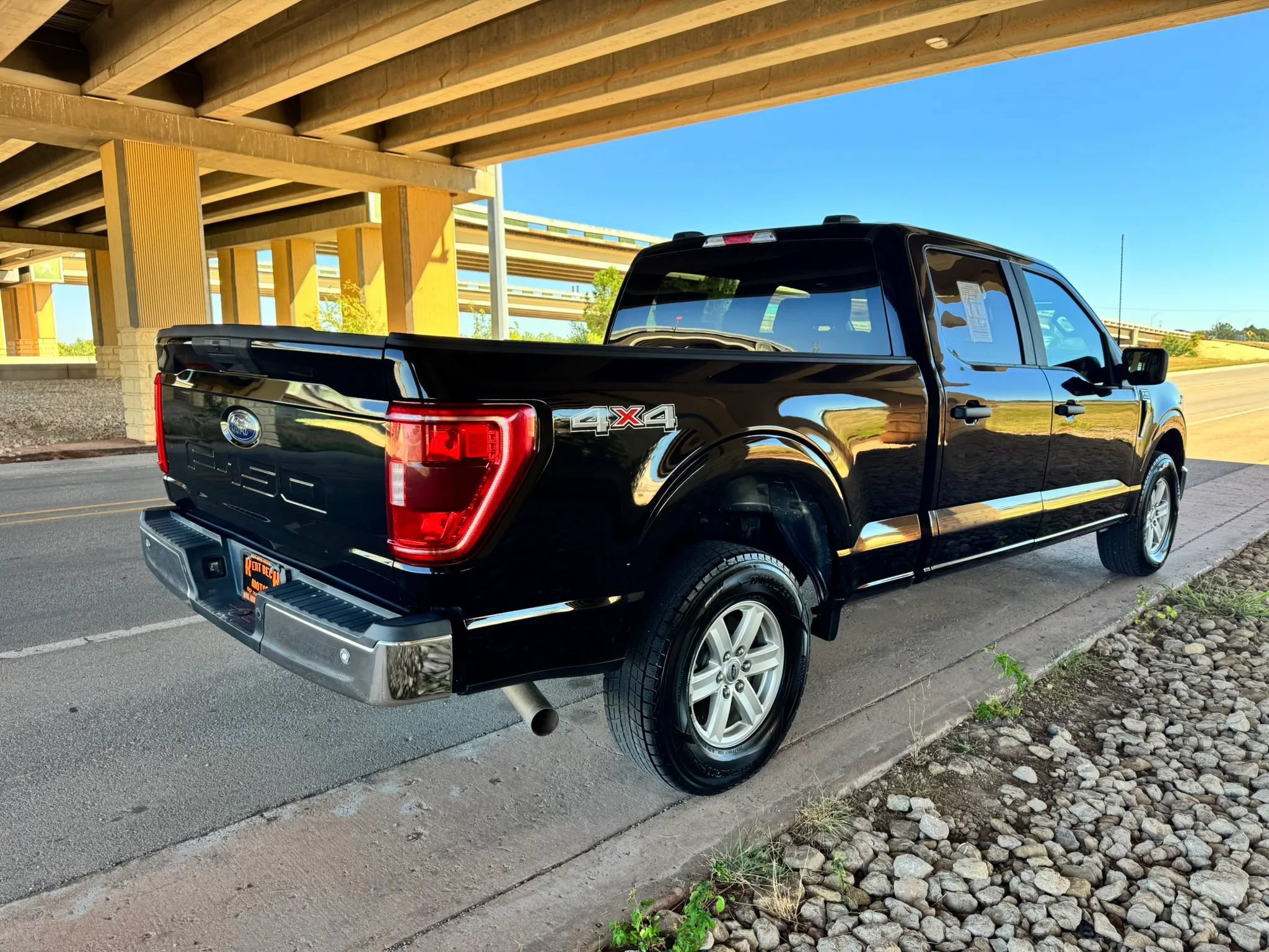 Used 2022 Ford F150 XLT AWD/4WD image 3